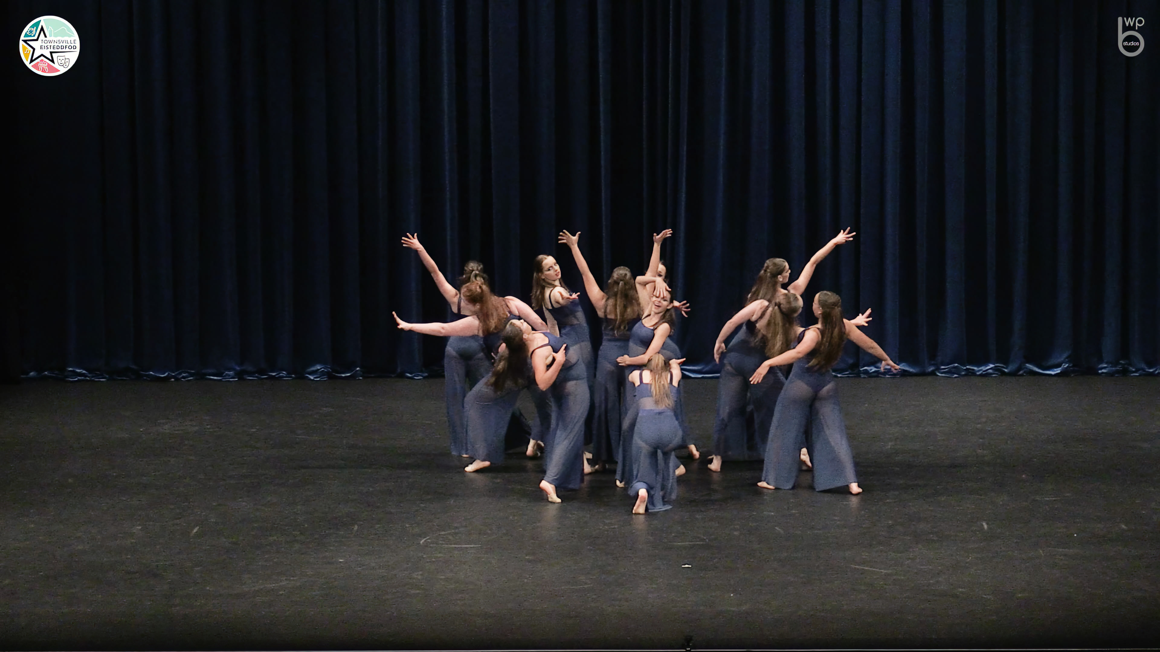 Banana Life performance still 3