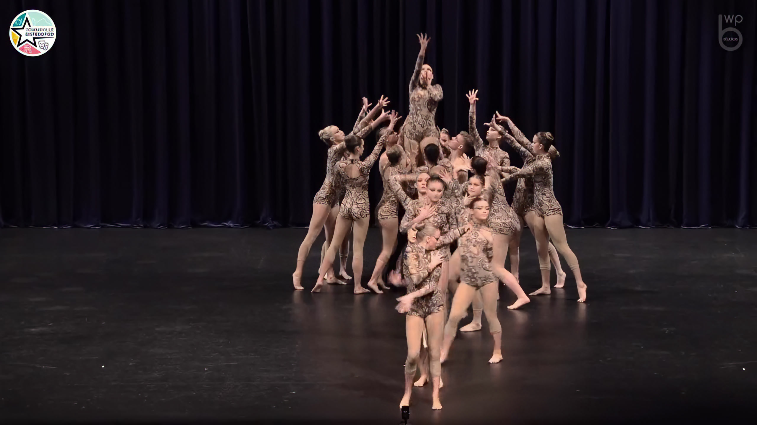 Body Godly performance still 3