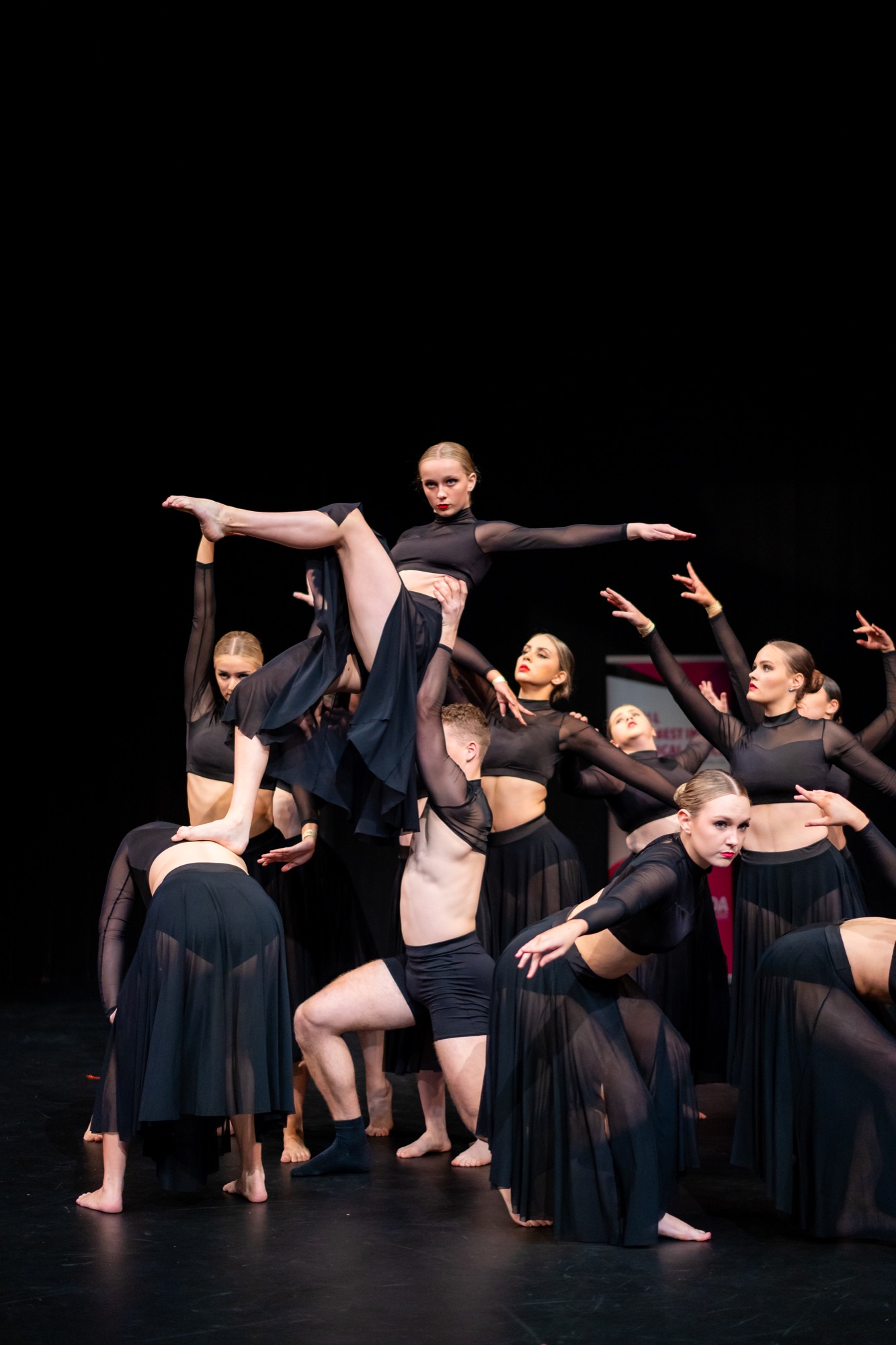 Iniko performance still 3