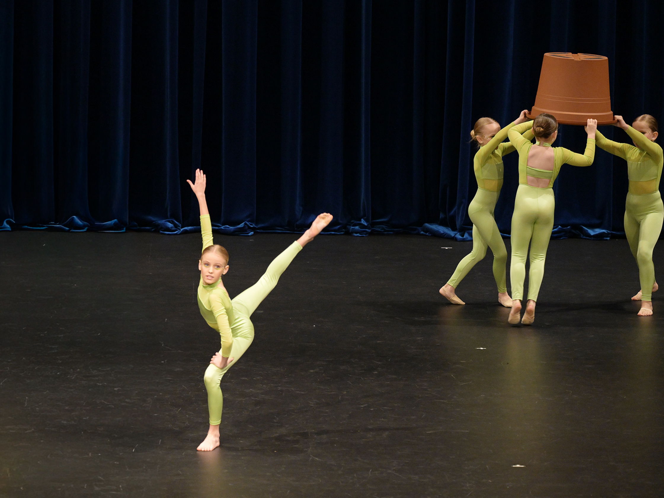 La Voz de la Nostalgia performance still 2